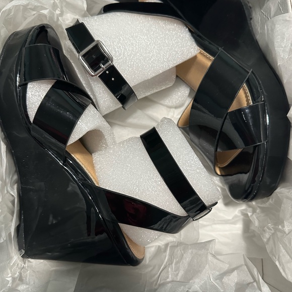 Torrid Black Patent Platform Wedge Sandals - Picture 3 of 6